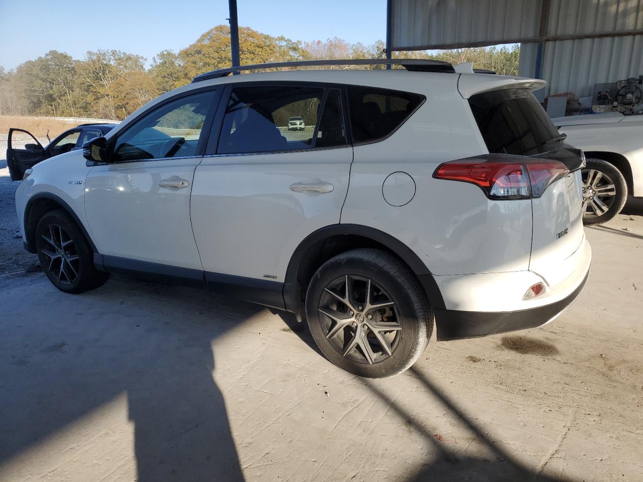 VIN JTMJJREV0HD141553 2017 TOYOTA RAV4 no.2