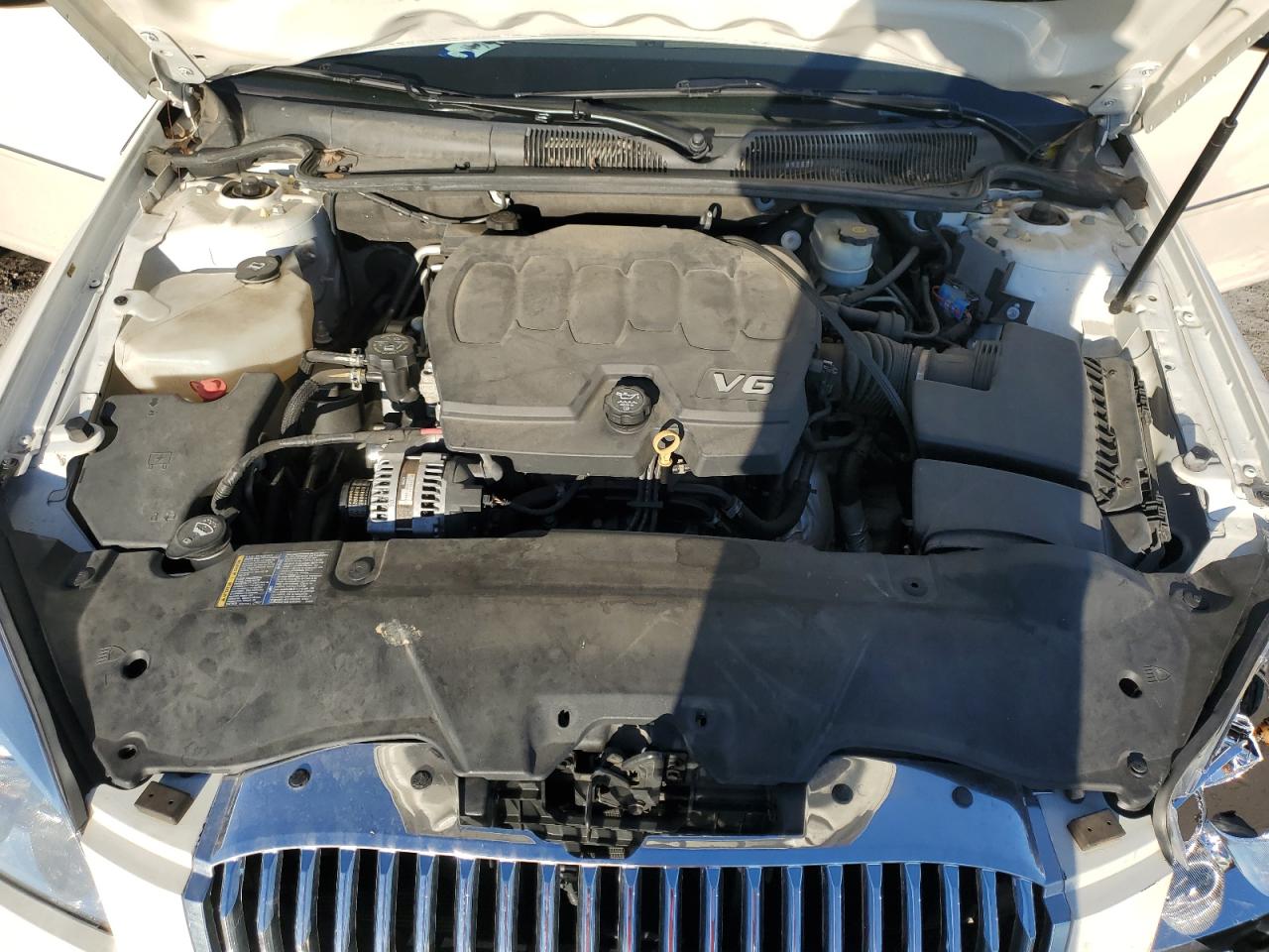 2010 Buick Lucerne - Image 11