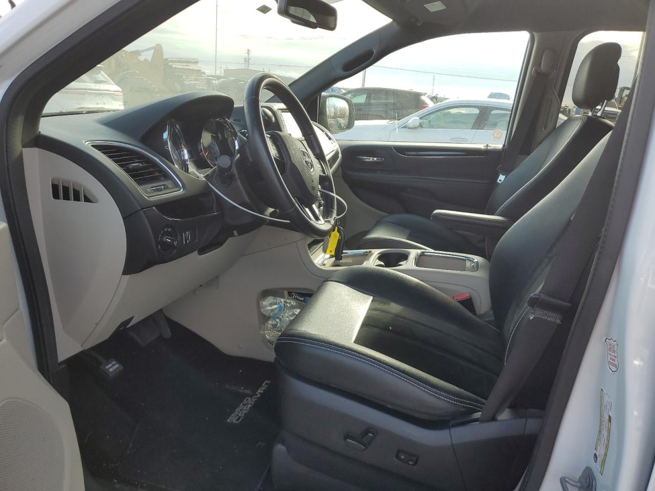 2017 Dodge Caravan - Image 7
