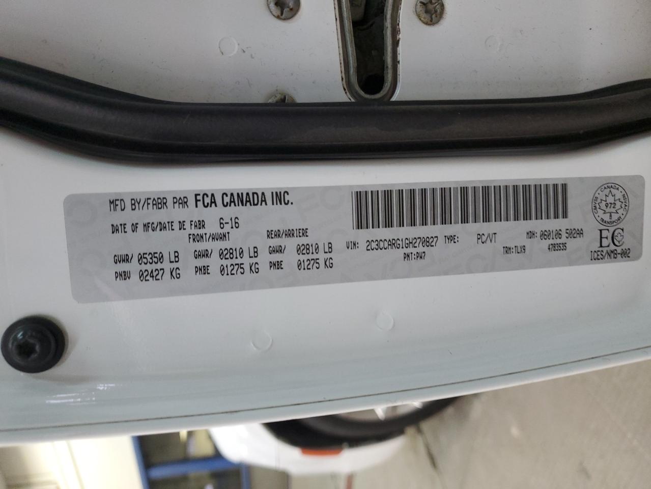 2016 Chrysler 300 - Image 12