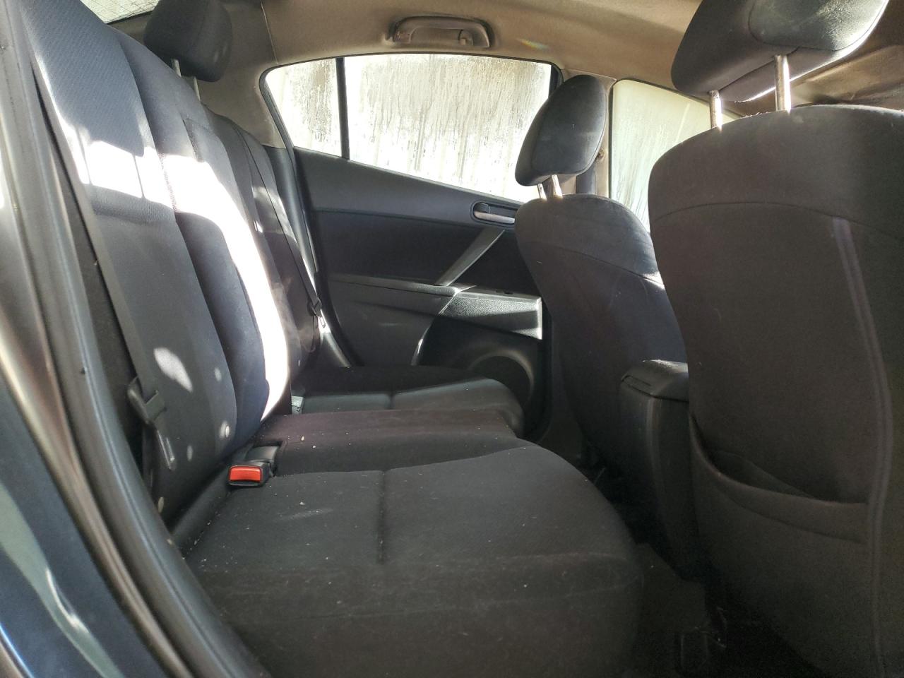 2011 Mazda 3 - Image 10