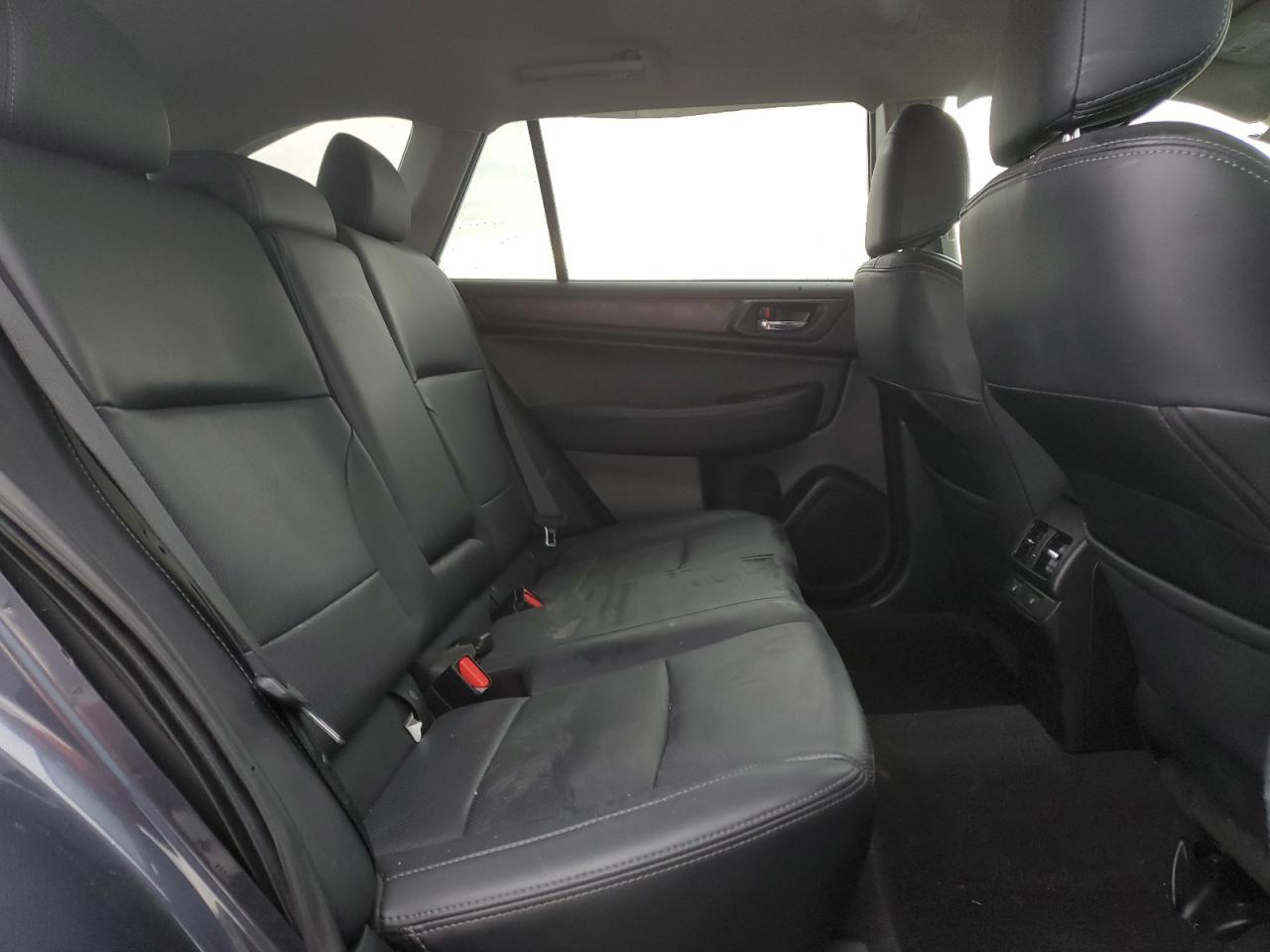 2015 Subaru Outback - Image 11