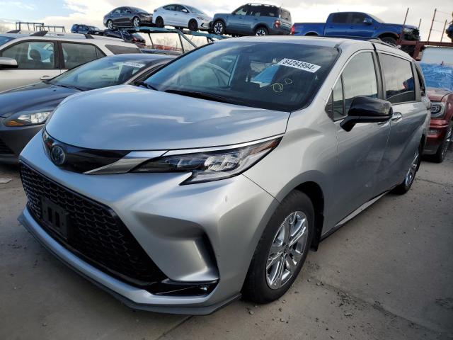  TOYOTA SIENNA 2022 Сріблястий