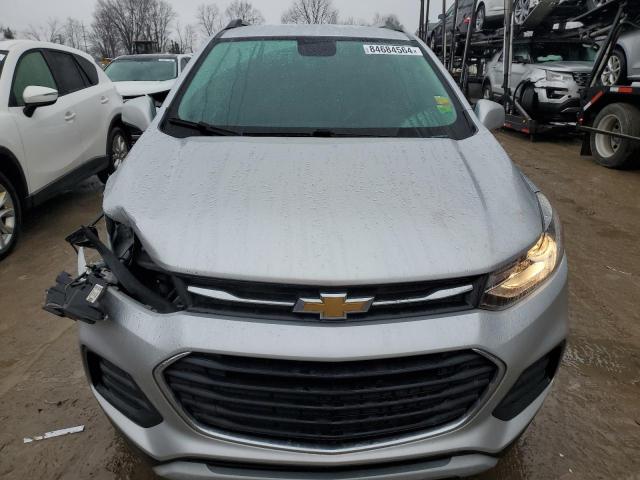  CHEVROLET TRAX 2017 Srebrny