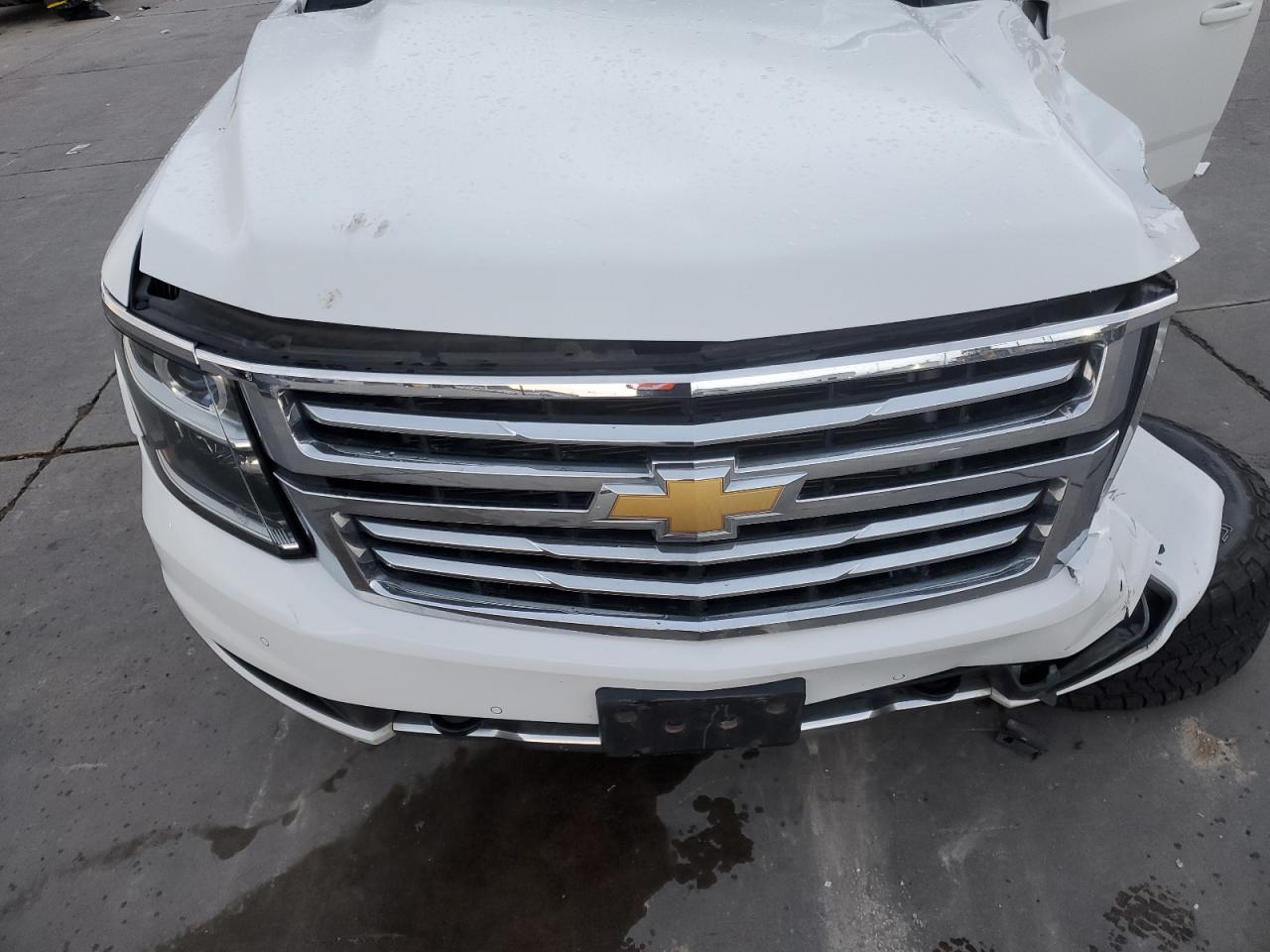 2016 Chevrolet Suburban - Image 14