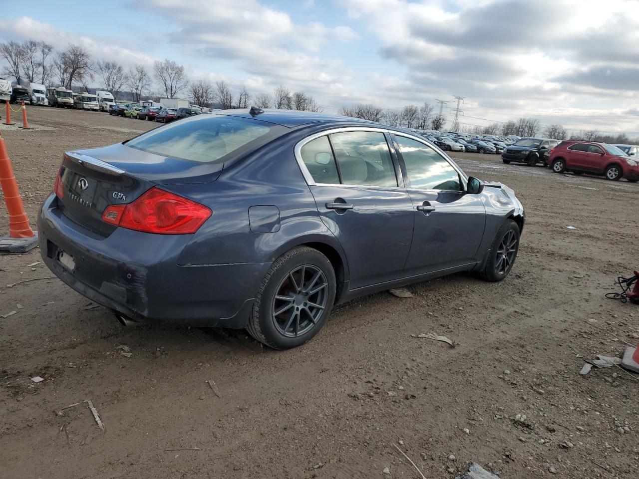 2011 Infiniti G - Image 3