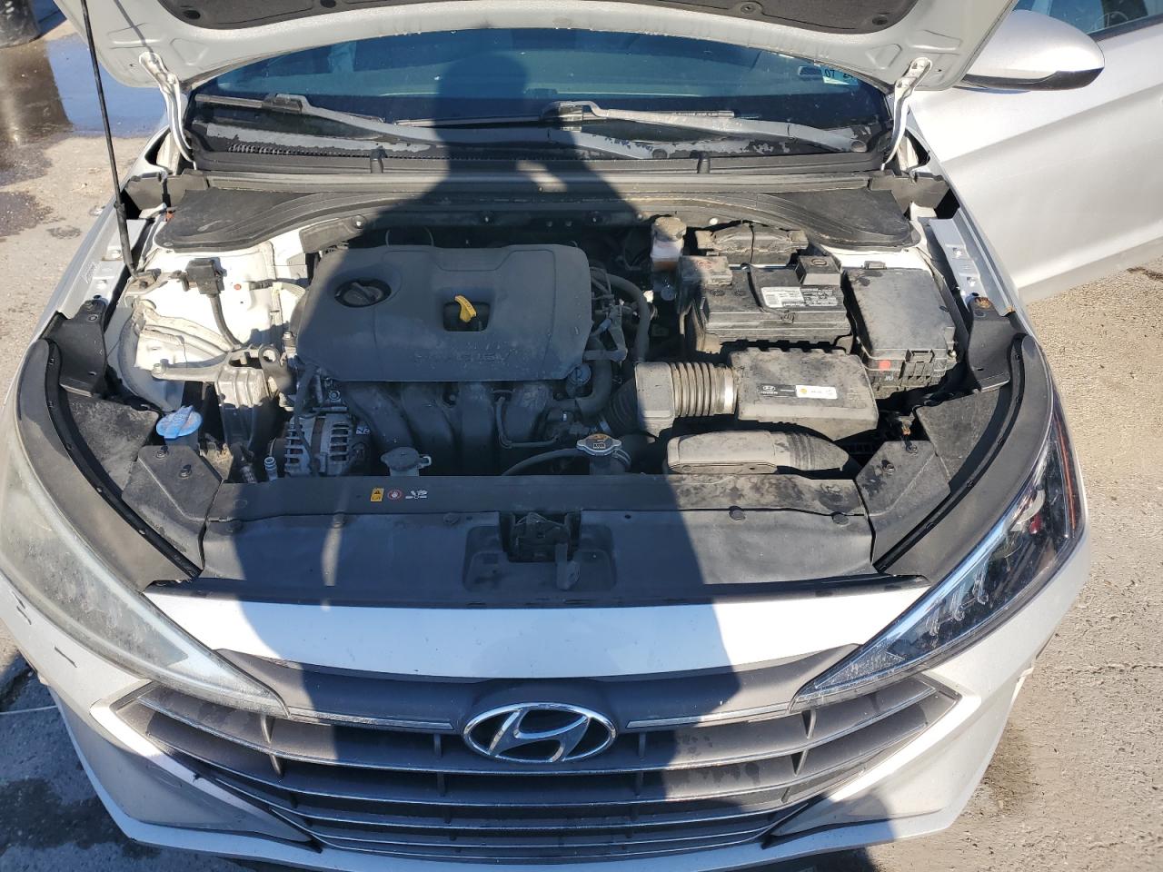 2019 Hyundai Elantra - Image 11