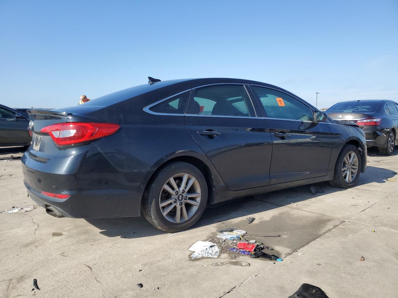 2016 Hyundai Sonata - Image 3