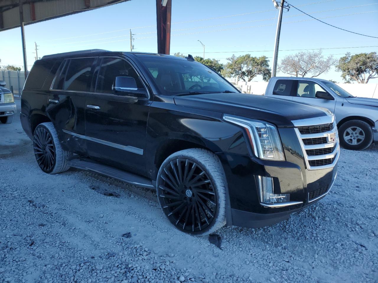 VIN 1GYS3BKJ9GR380439 2016 CADILLAC ESCALADE no.4