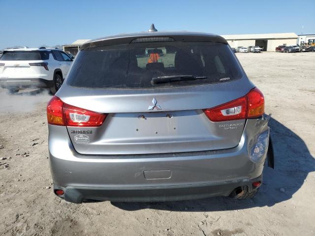  MITSUBISHI OUTLANDER 2017 Srebrny