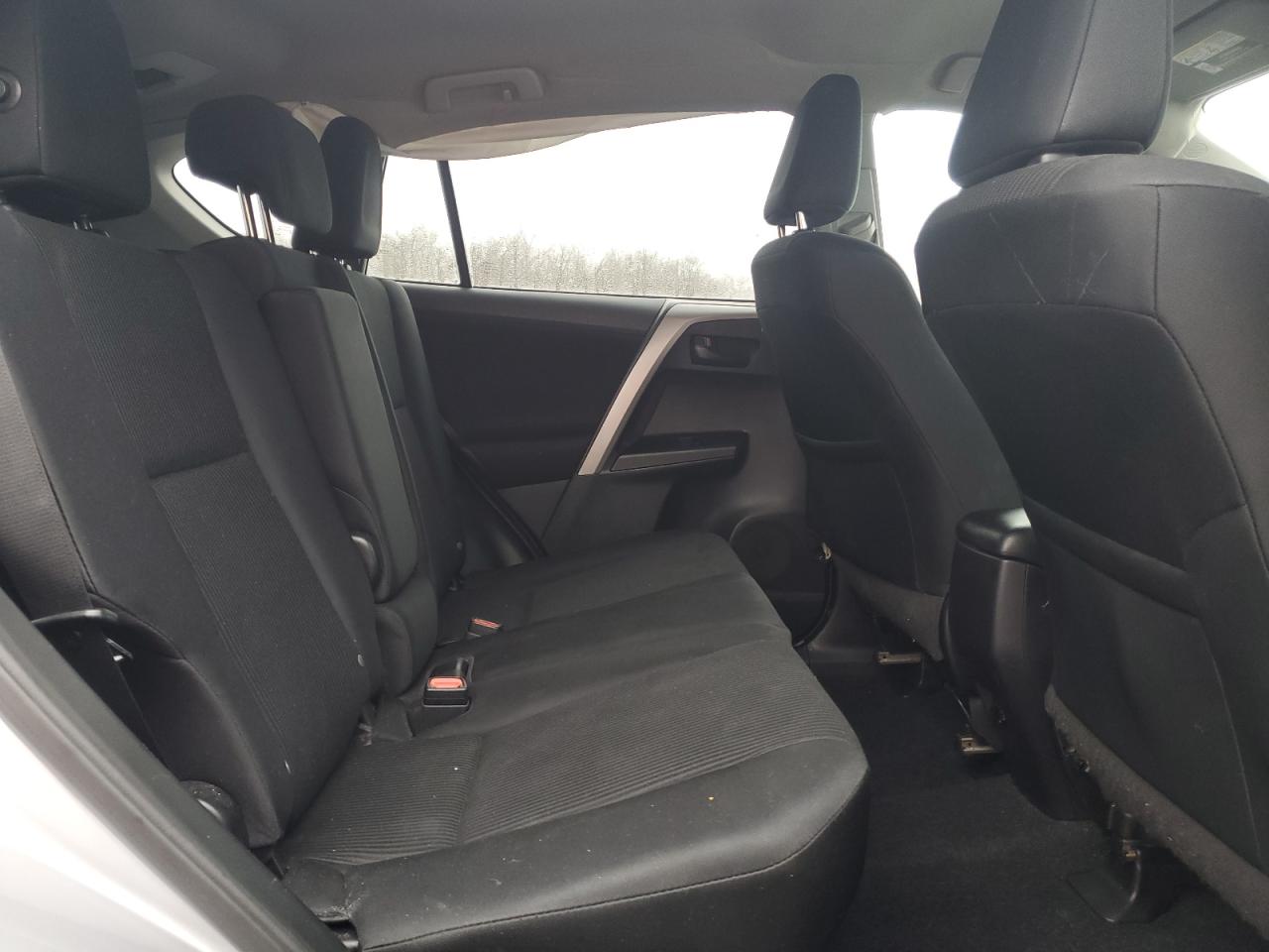 2017 Toyota RAV 4 - Image 12