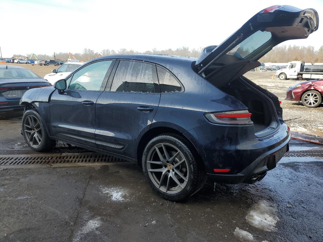 VIN WP1AA2A55PLB15269 2023 PORSCHE MACAN BASE no.2