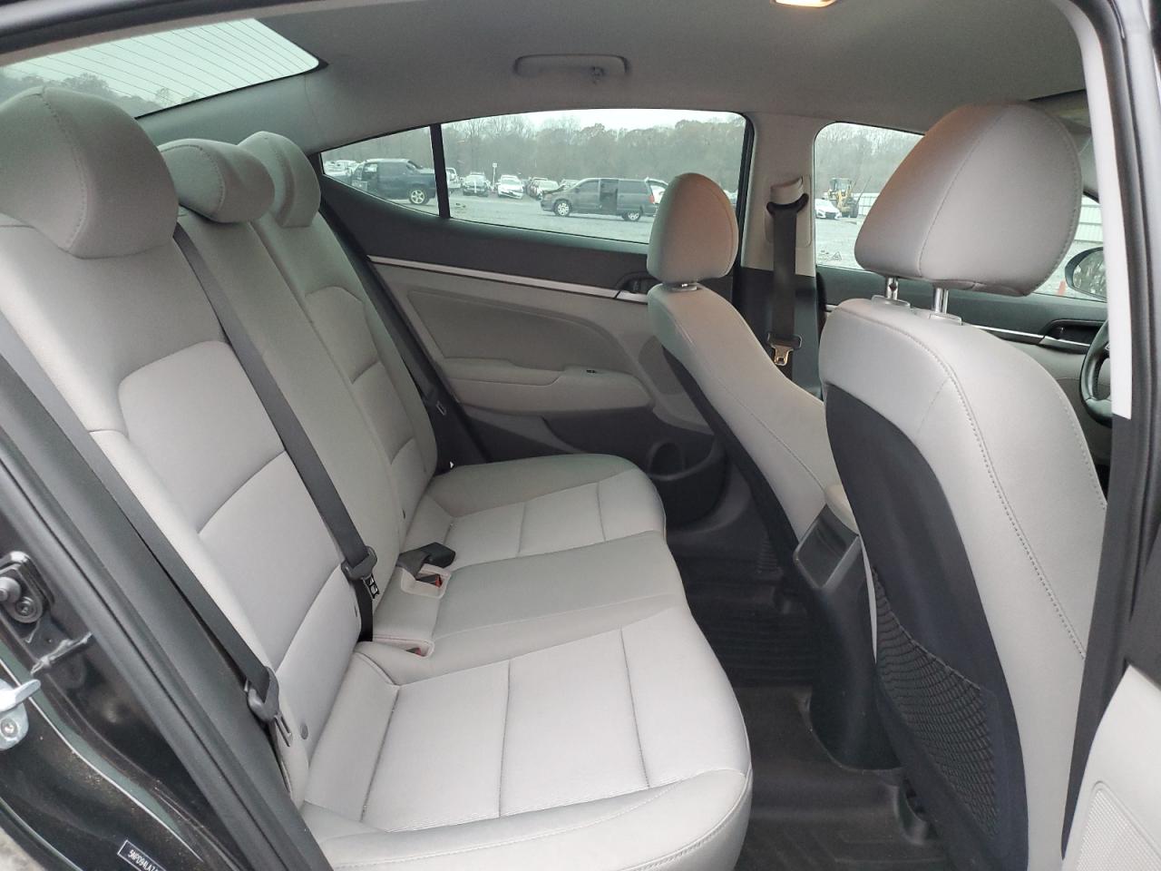 2018 Hyundai Elantra - Image 10