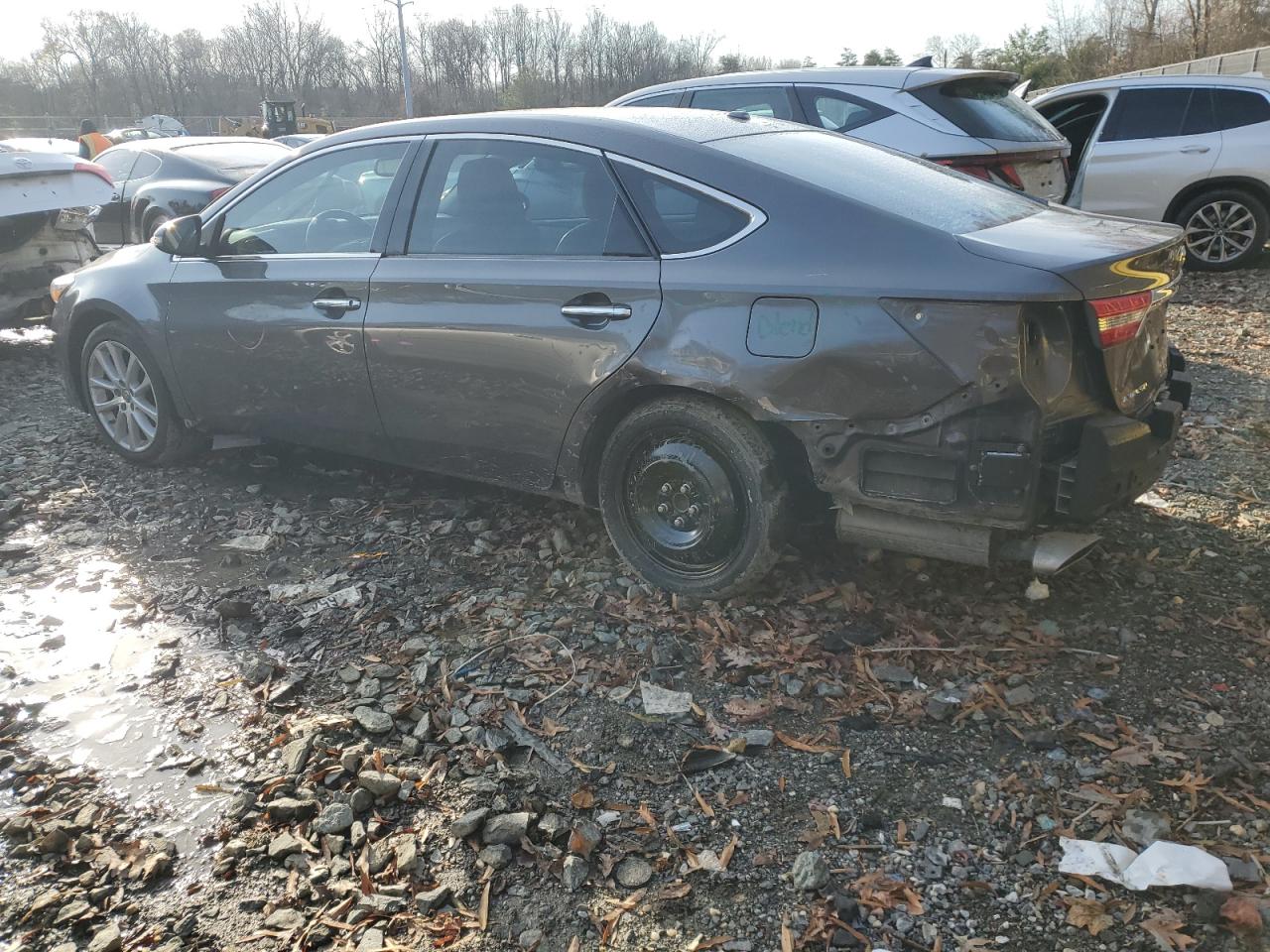 2013 Toyota Avalon - Image 2