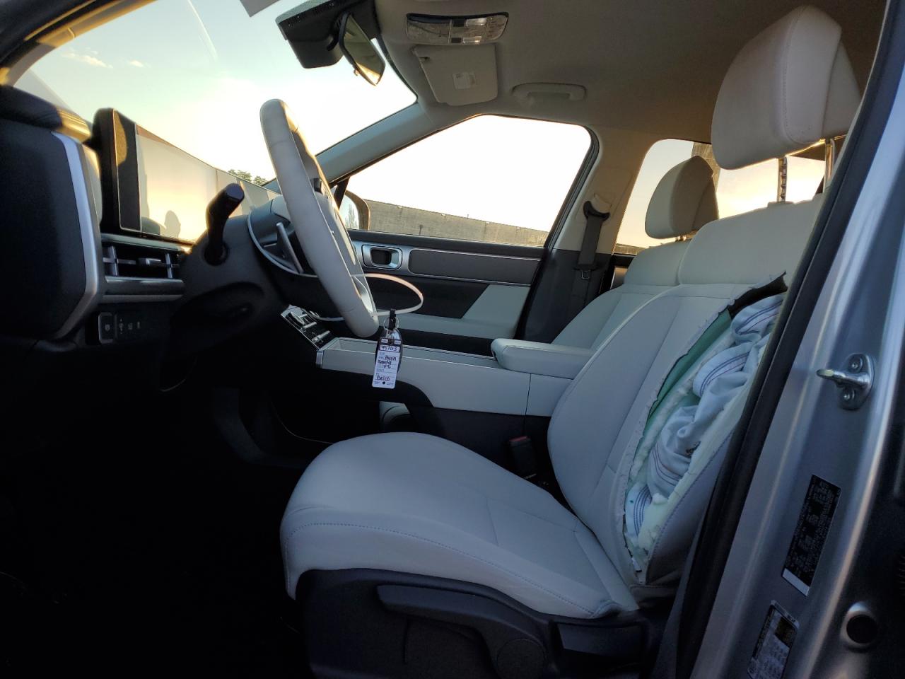 2024 Hyundai Santa Fe - Image 7