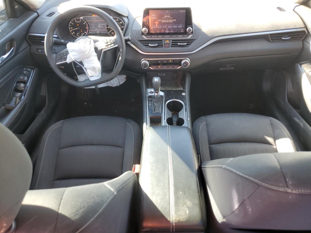 2021 Nissan Altima - Image 8