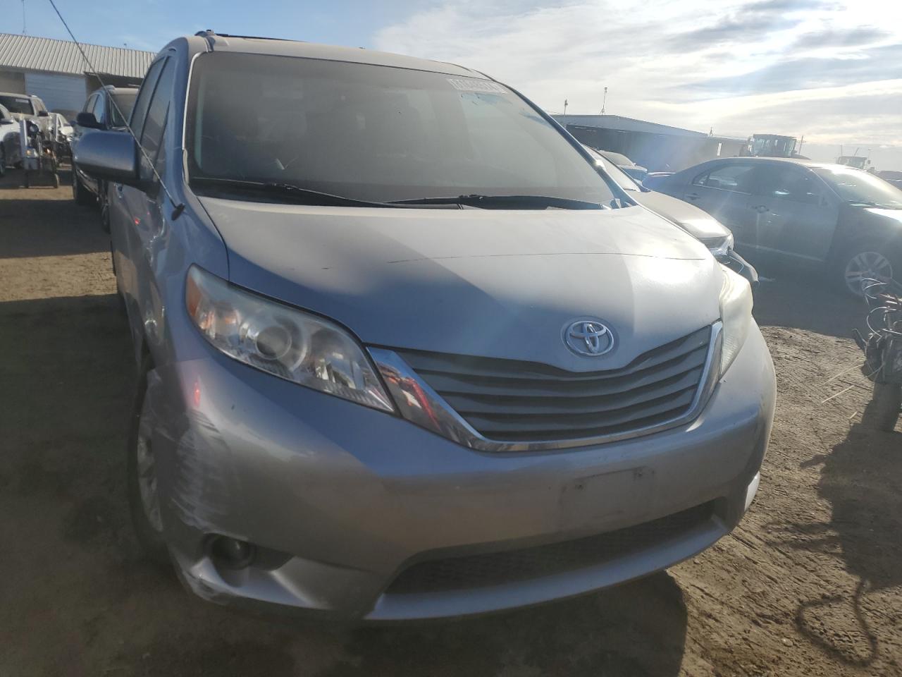 2012 Toyota Sienna - Image 5