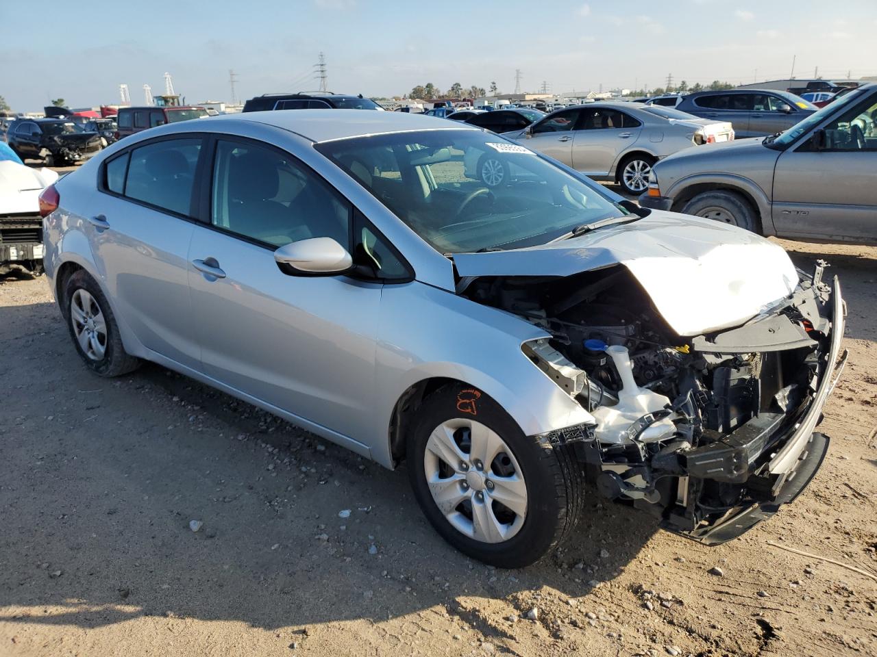 VIN KNAFK4A60G5479111 2016 KIA FORTE no.4