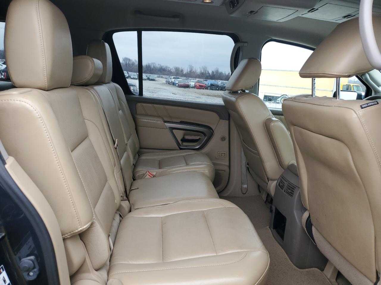 2015 Nissan Armada - Image 11