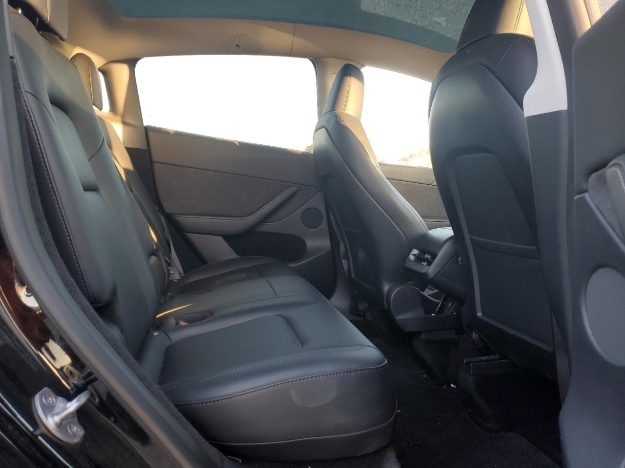 2023 Tesla Model Y VIN: 7SAYGDEE8PA073543 Lot: 86910364