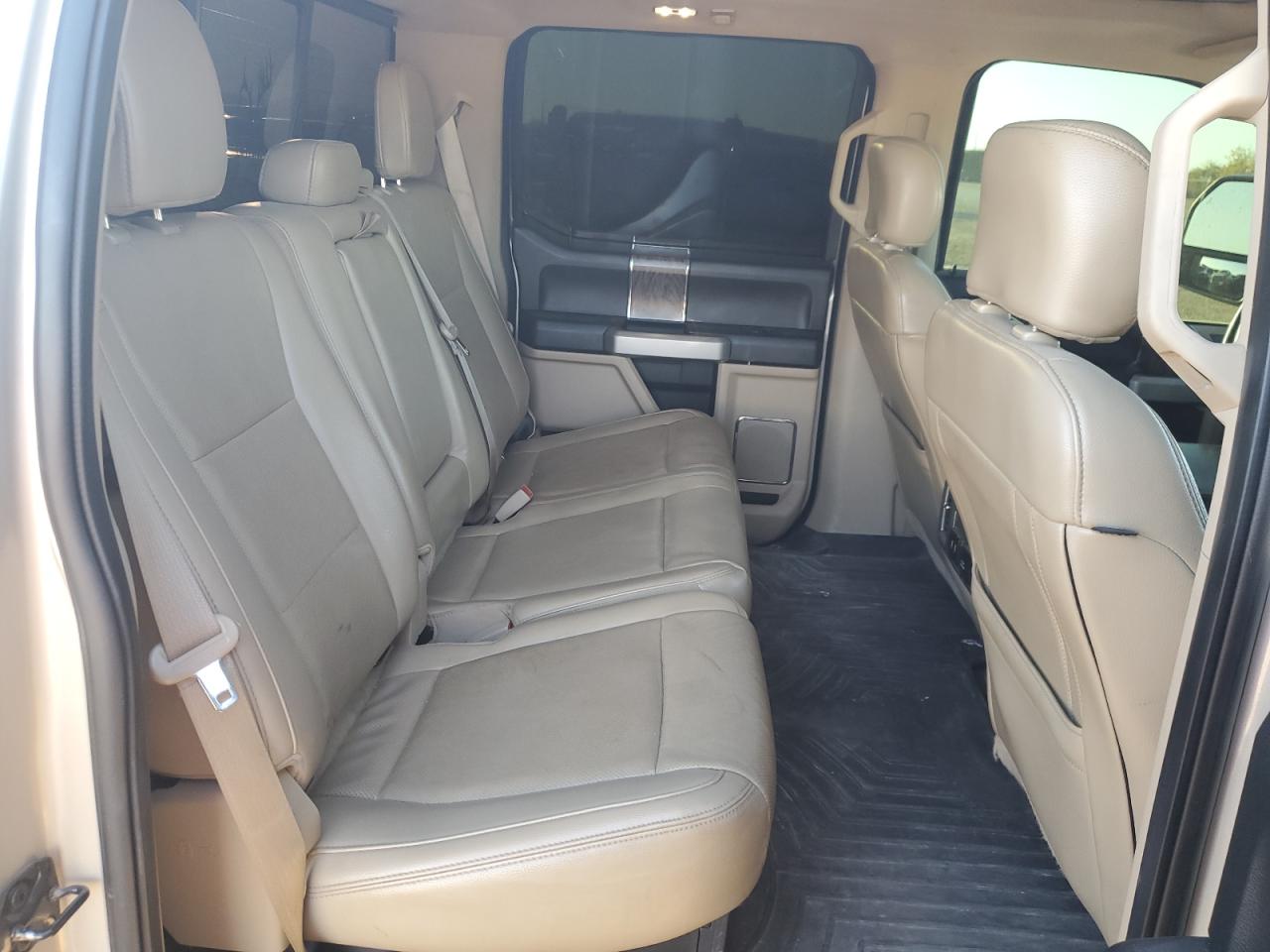 2018 Ford F350 - Image 11