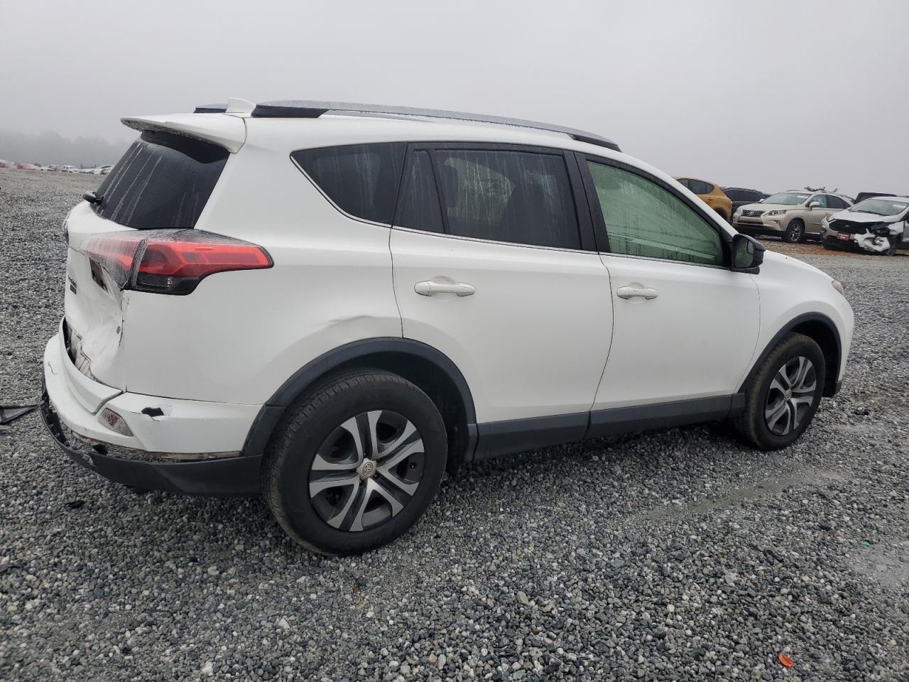 VIN JTMZFREV9HJ718909 2017 TOYOTA RAV4 no.3