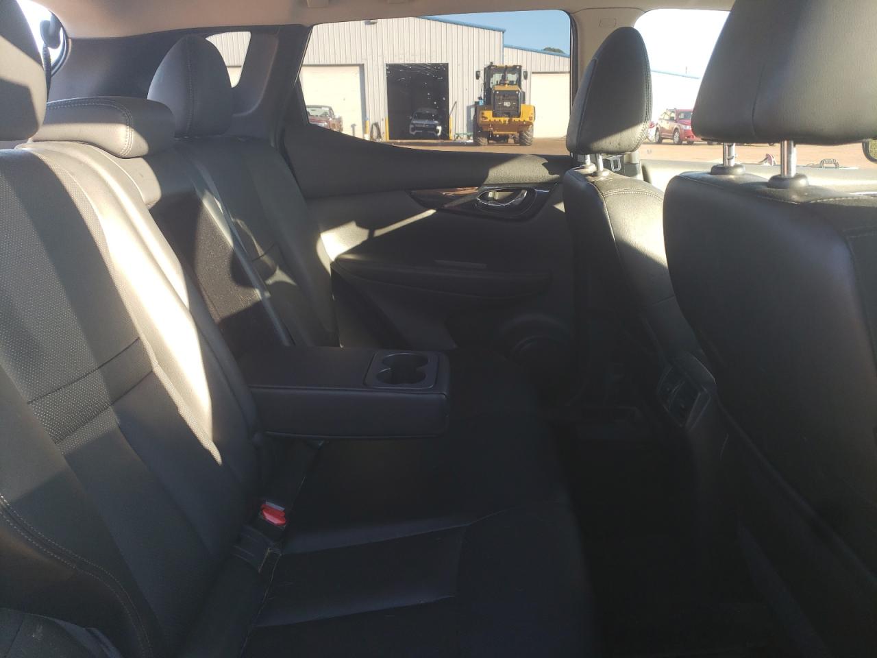 2017 Nissan Rogue - Image 10