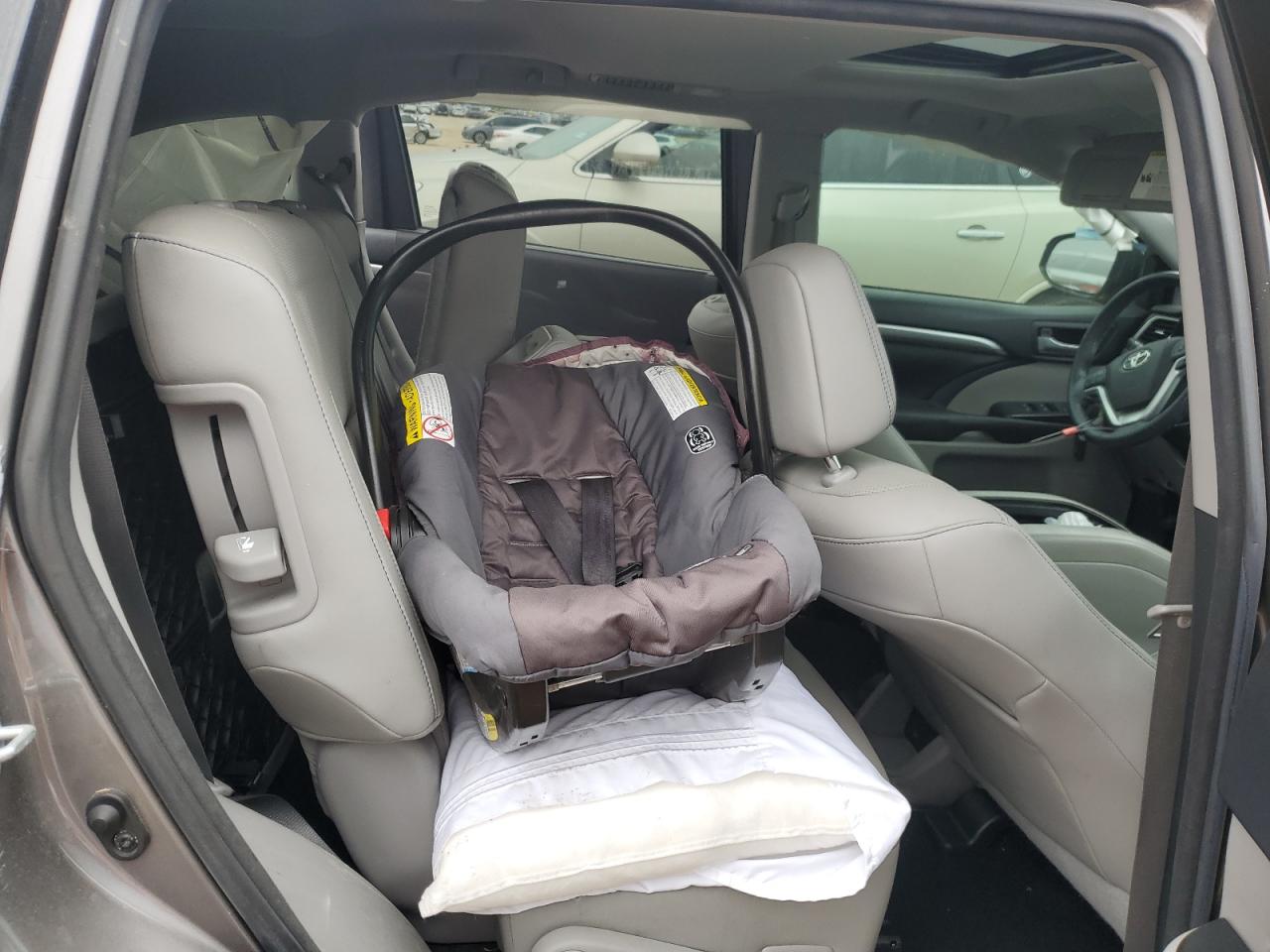 2017 Toyota Highlander Limited VIN: 5TDYZRFH0HS214361 Lot: 82801944