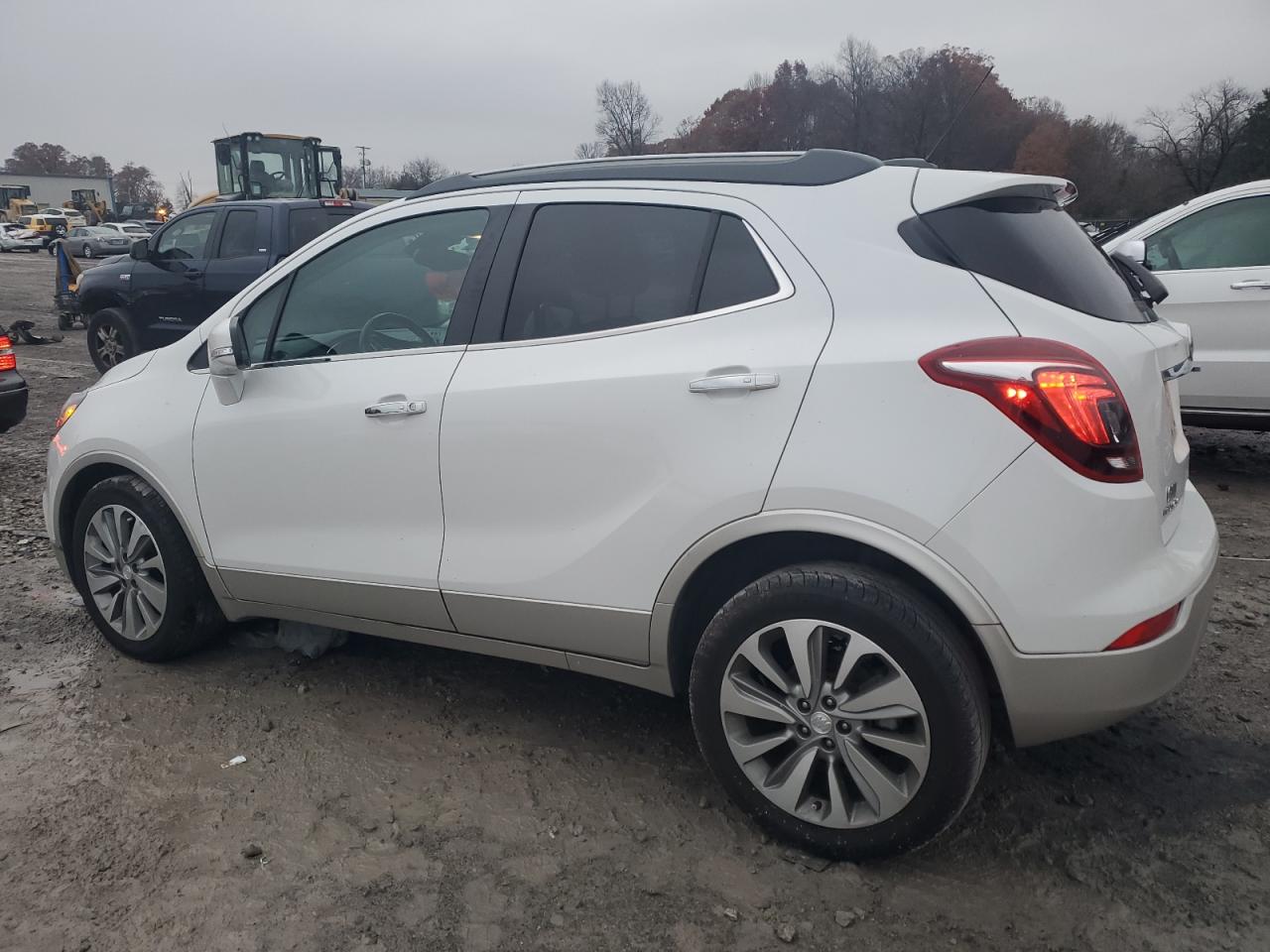 VIN KL4CJASB5JB675082 2018 BUICK ENCORE no.2