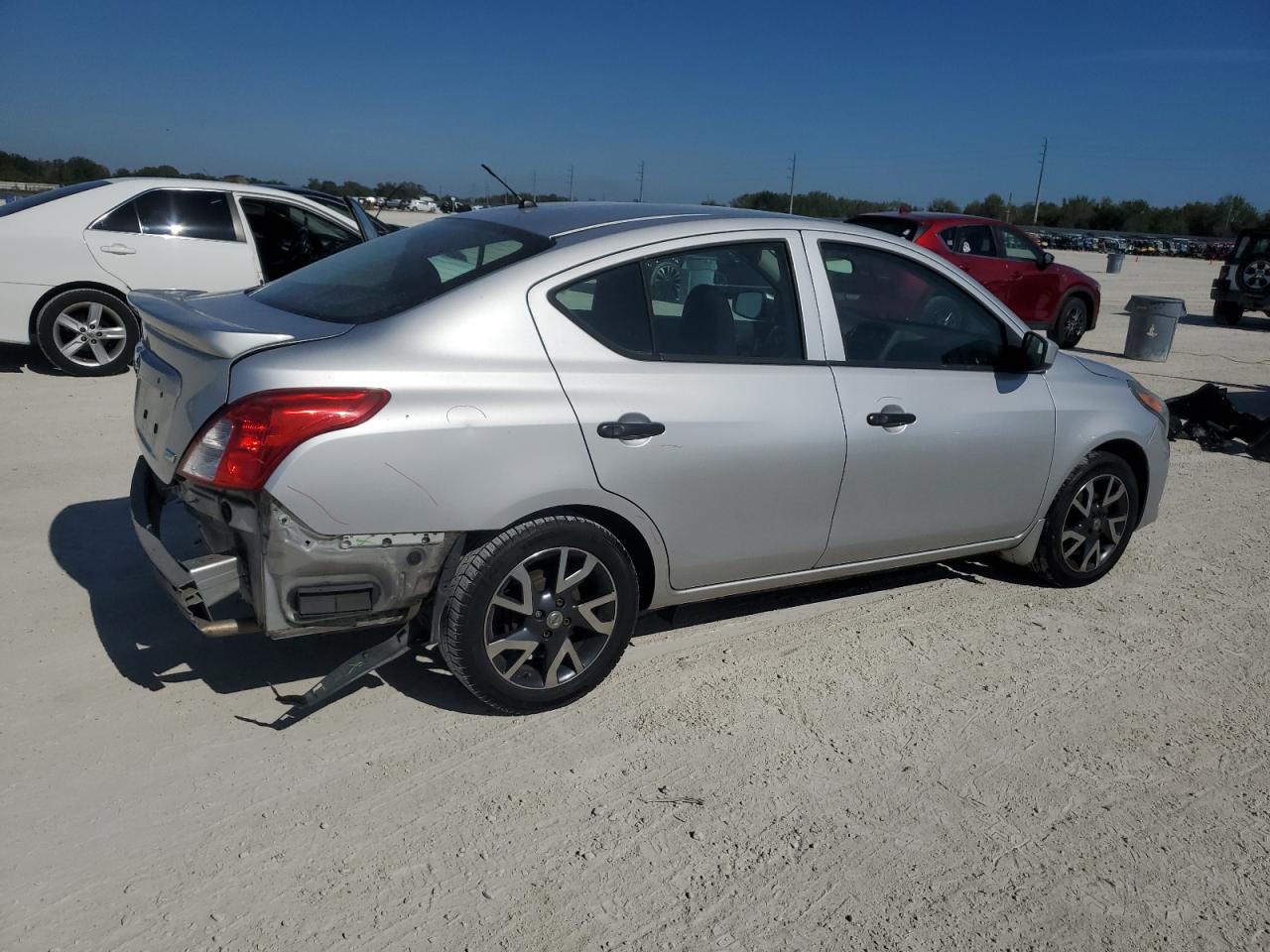 VIN 3N1CN7AP1GL824897 2016 NISSAN VERSA no.3