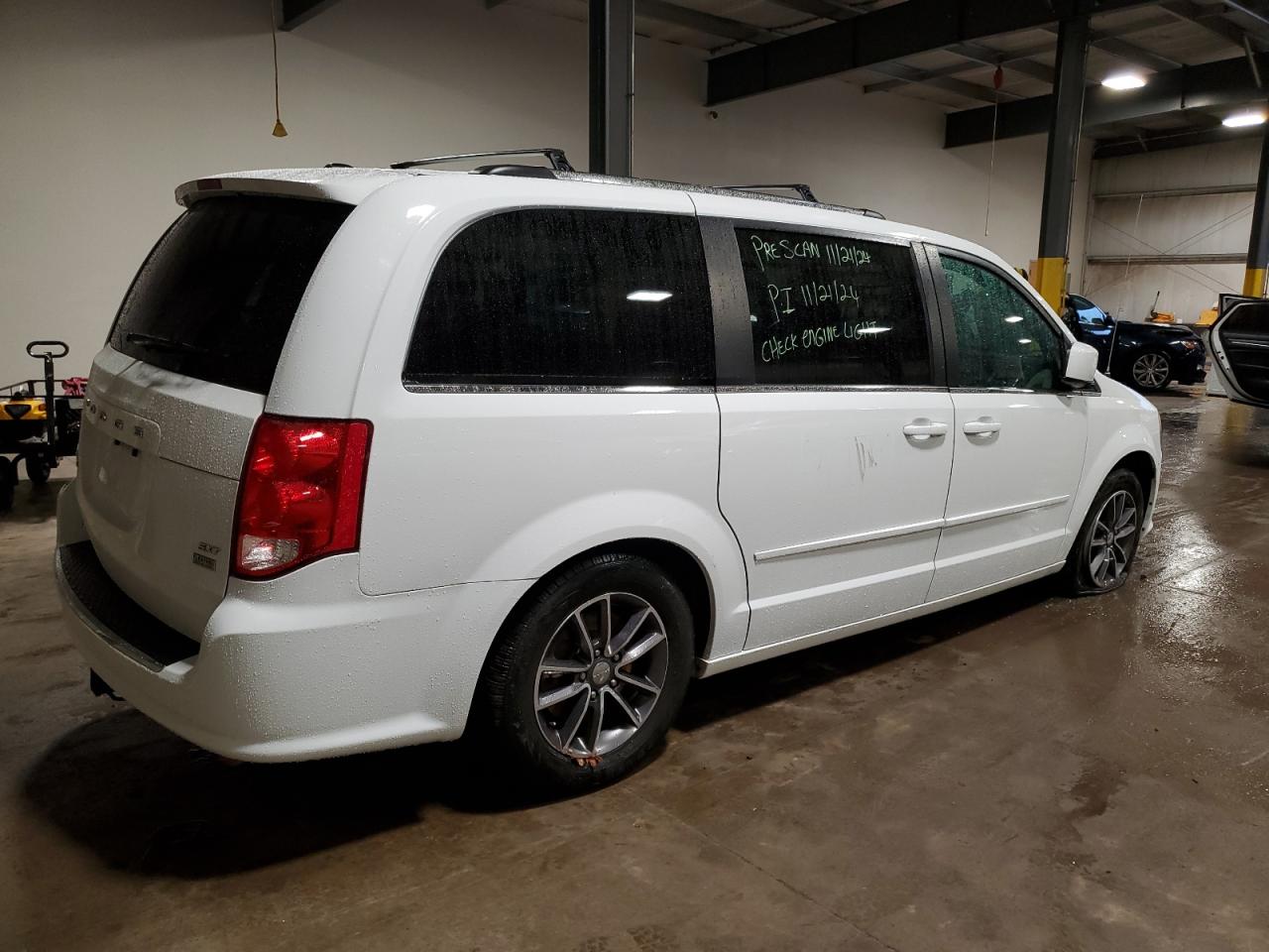 2017 Dodge Caravan - Image 3