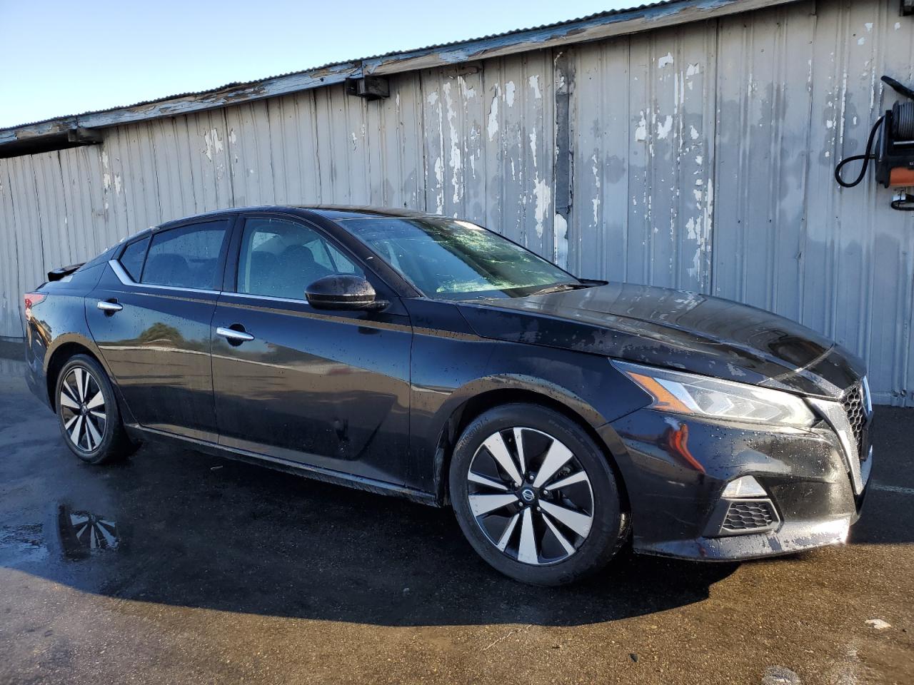2021 Nissan Altima - Image 4