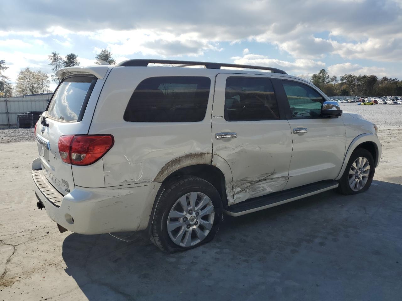 2010 Toyota Sequoia - Image 3