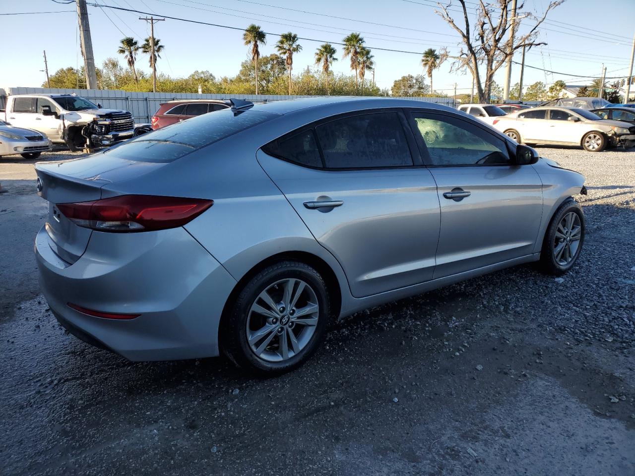 2017 Hyundai Elantra - Image 3