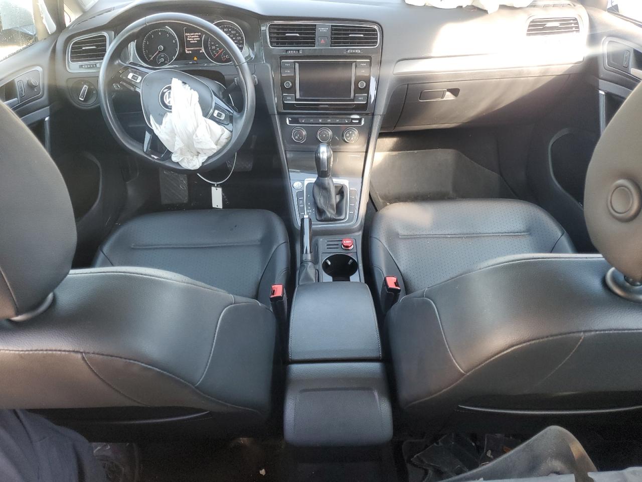 2021 Volkswagen Golf - Image 8