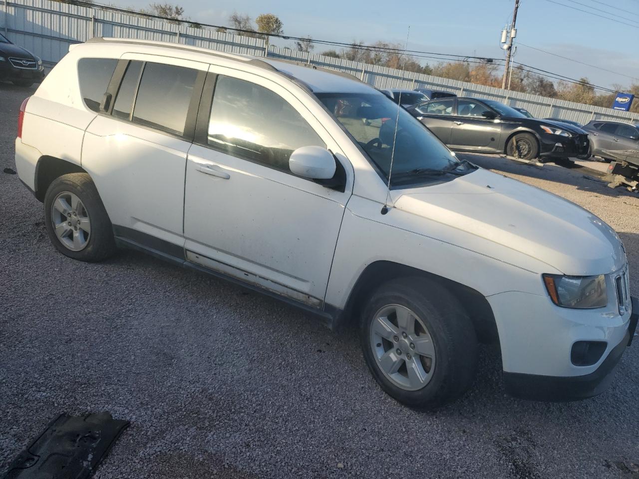 VIN 1C4NJCEA0GD766819 2016 JEEP COMPASS no.4