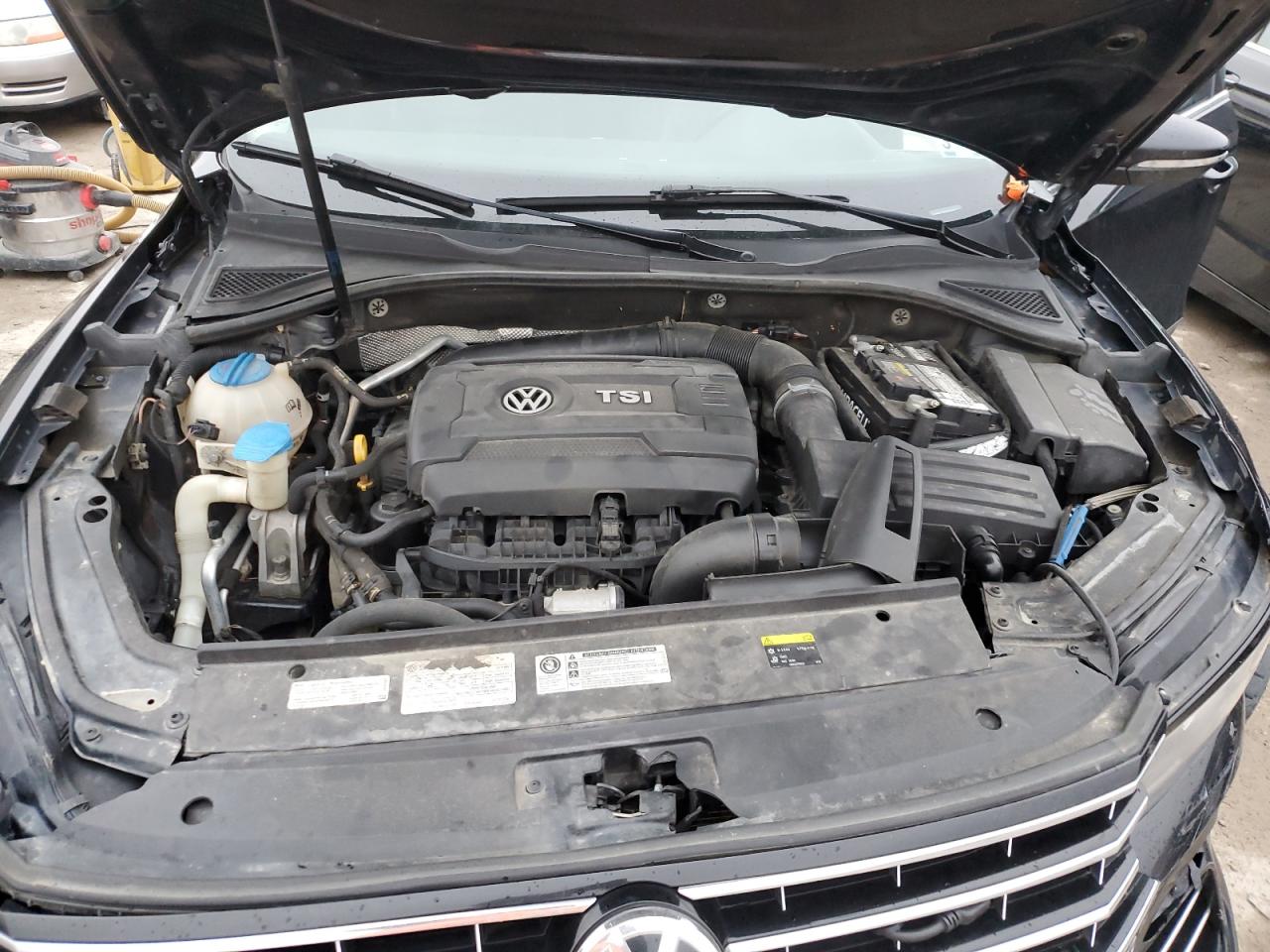 2017 Volkswagen Passat - Image 11