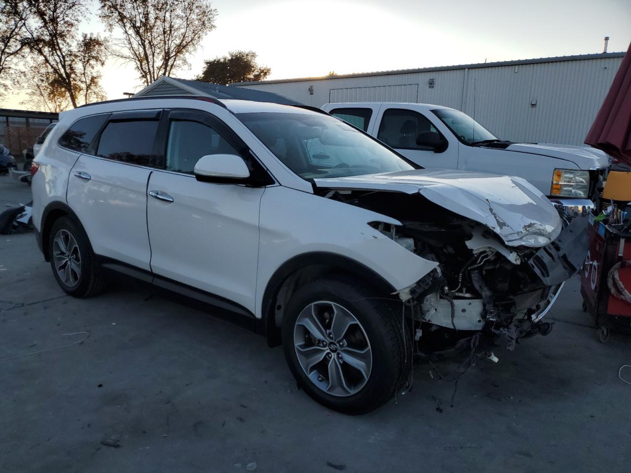 VIN KM8SM4HF1GU158892 2016 HYUNDAI SANTA FE no.4