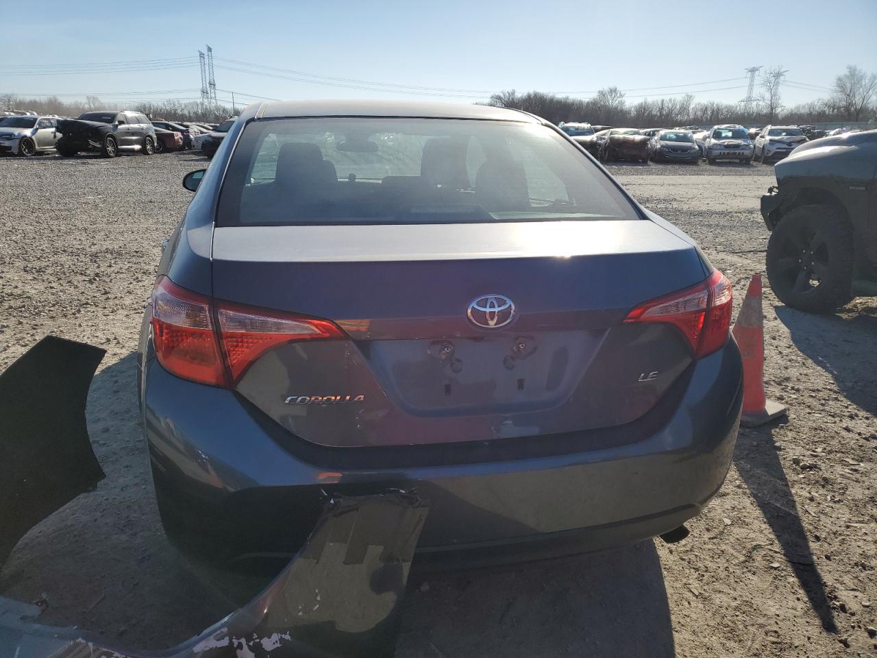 VIN 2T1BURHE8JC099613 2018 TOYOTA COROLLA no.6