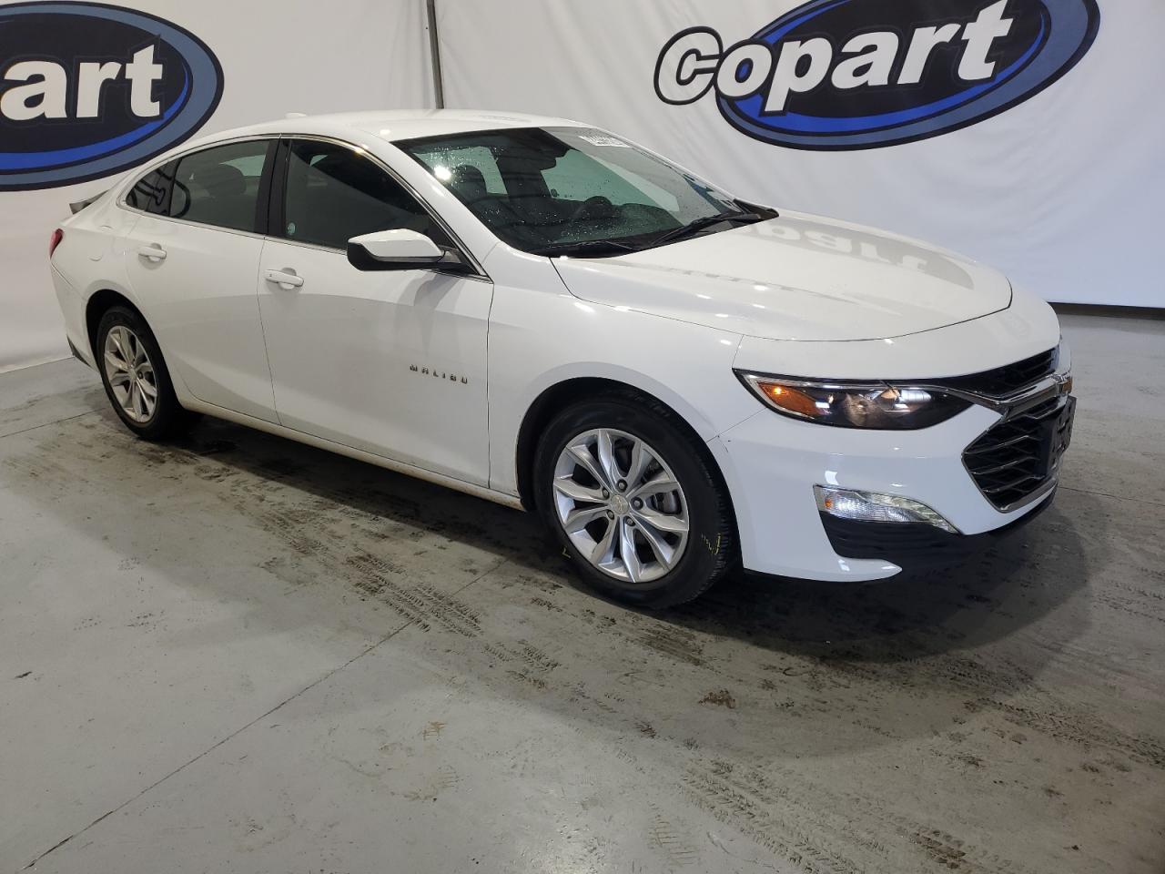 2023 Chevrolet Malibu - Image 4