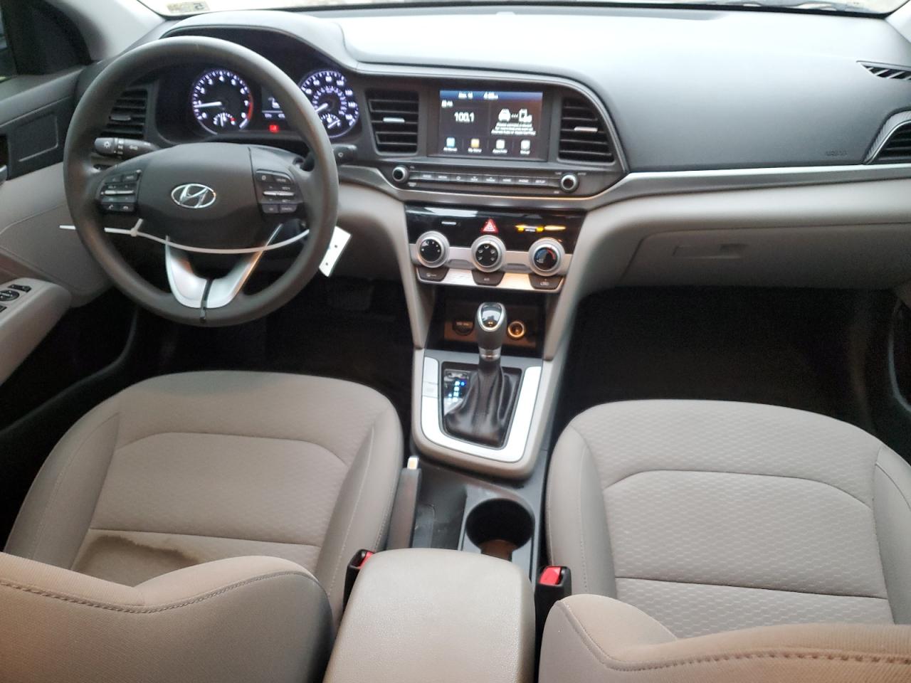 2019 Hyundai Elantra - Image 8