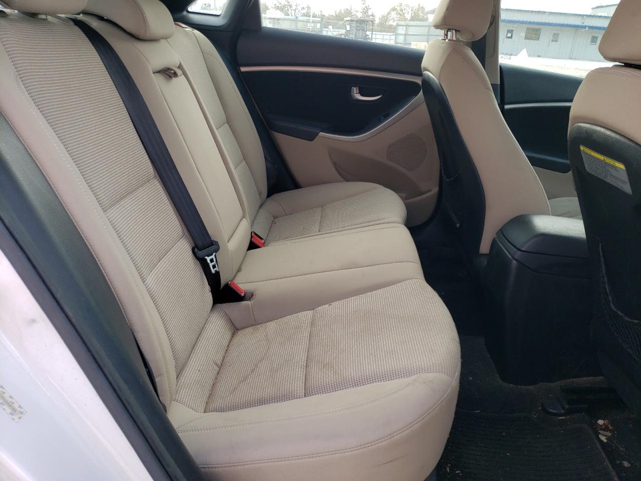 2013 Hyundai Elantra - Image 11