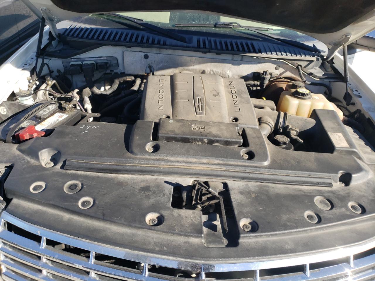 2008 Lincoln Navigator - Image 11