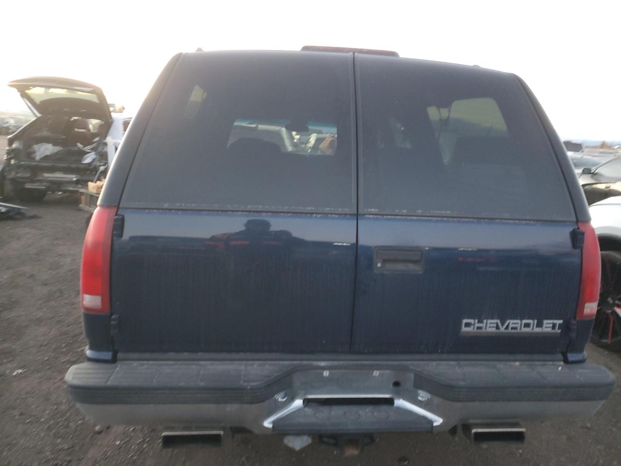 1998 Chevrolet Suburban C1500 VIN: 1GNEC16R5WJ304914 Lot: 86643614