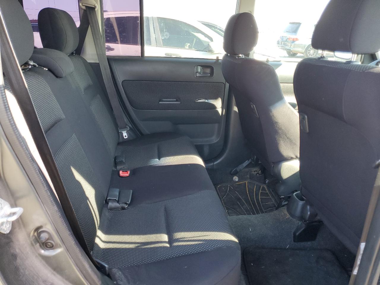 2005 Scion xB - Image 11