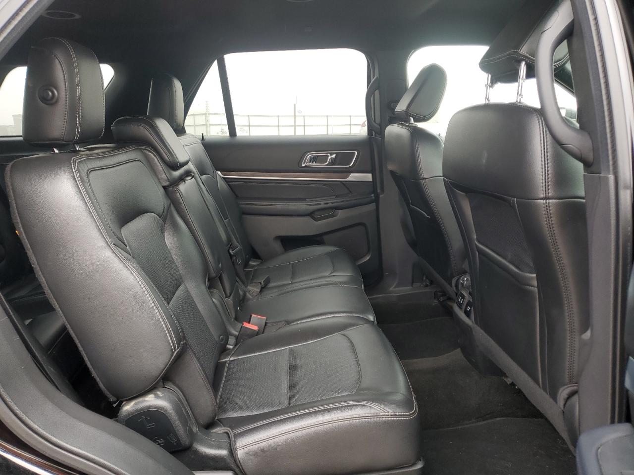 2018 Ford Explorer - Image 11