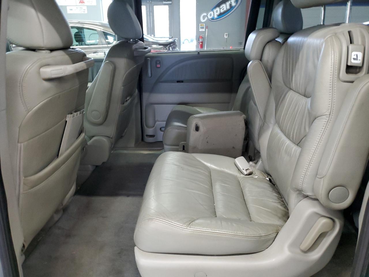 2008 Honda Odyssey - Image 11