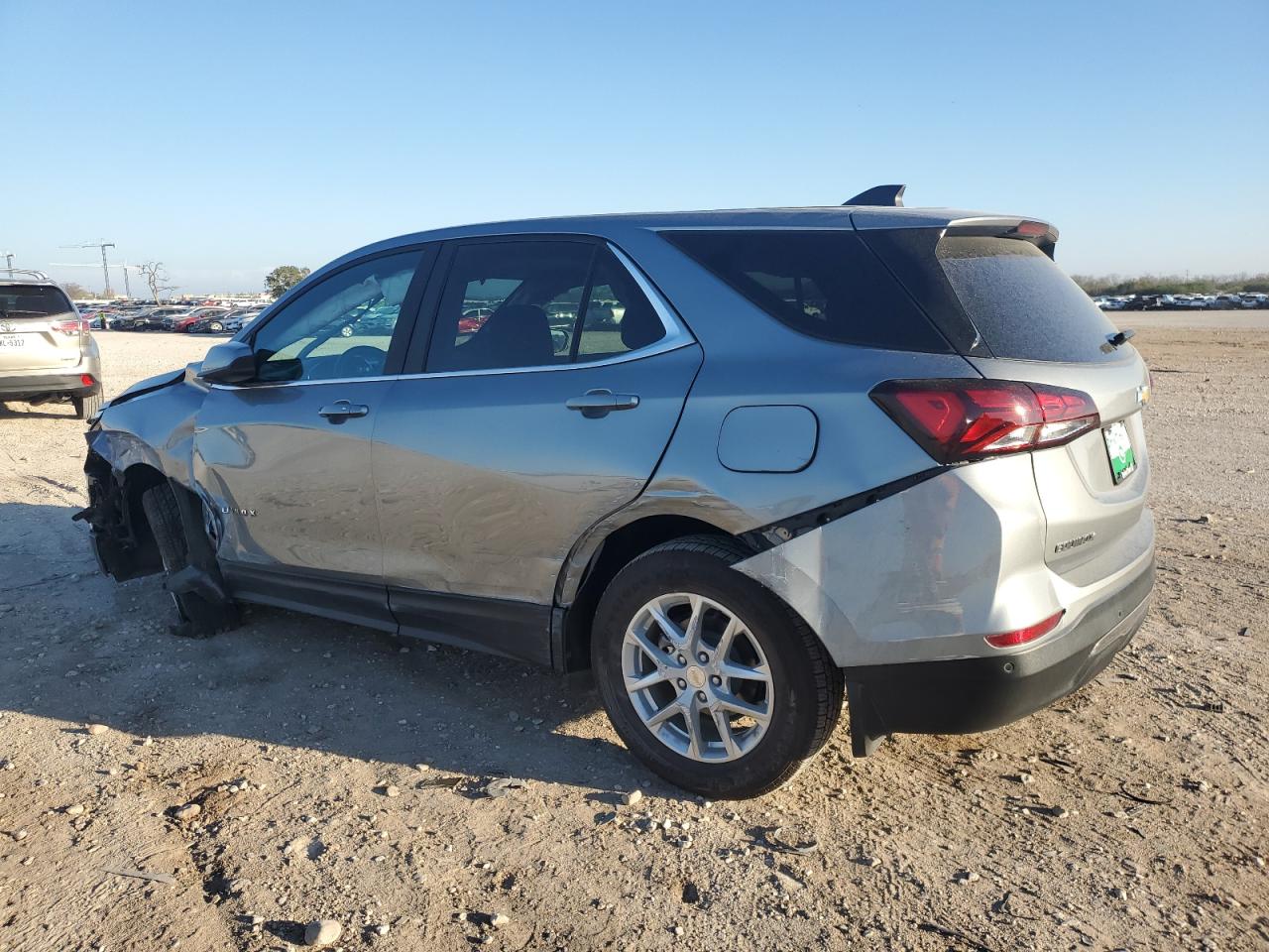 2023 Chevrolet Equinox - Image 2