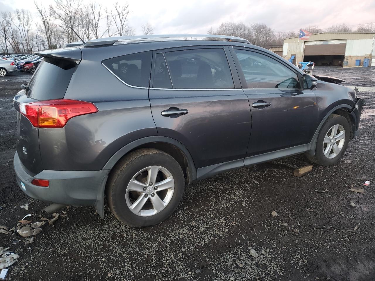 VIN 2T3RFREVXDW027982 2013 TOYOTA RAV4 no.3