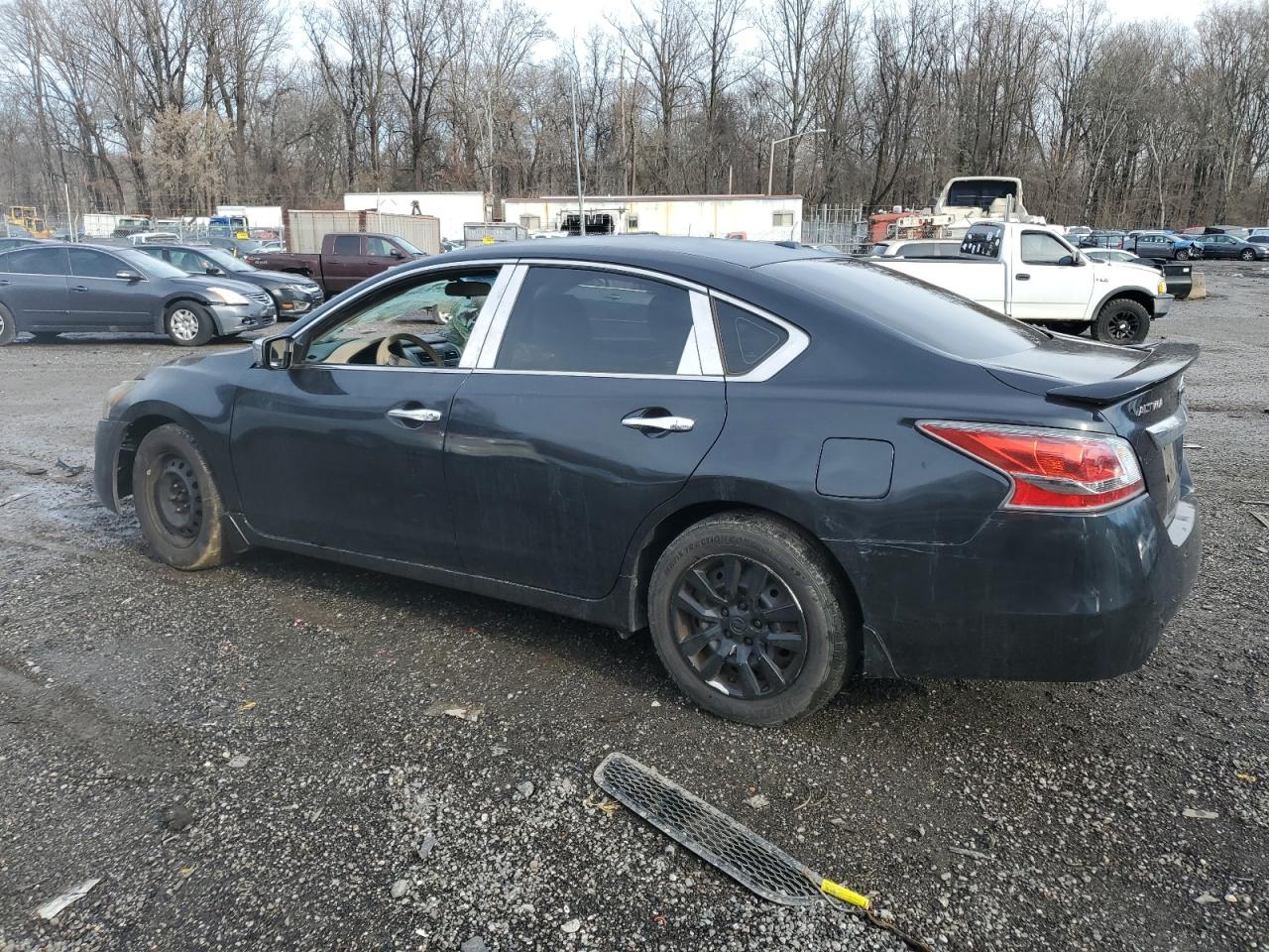 2015 Nissan Altima - Image 2
